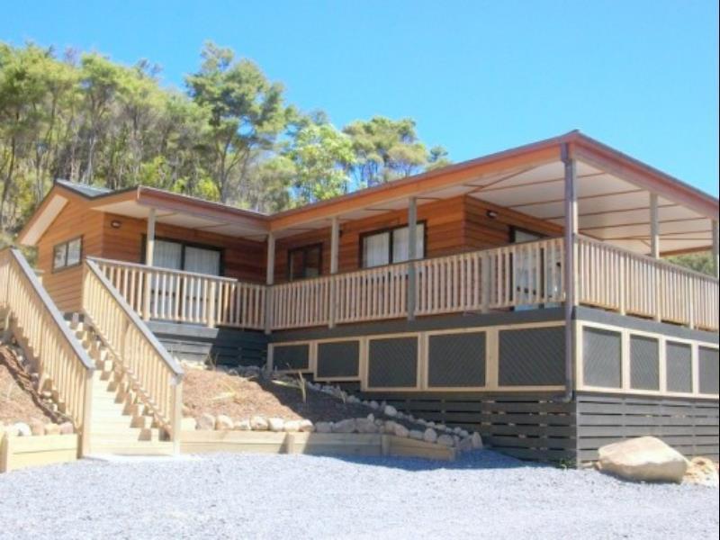 Tangiaro Retreat Villa Port Charles Екстериор снимка