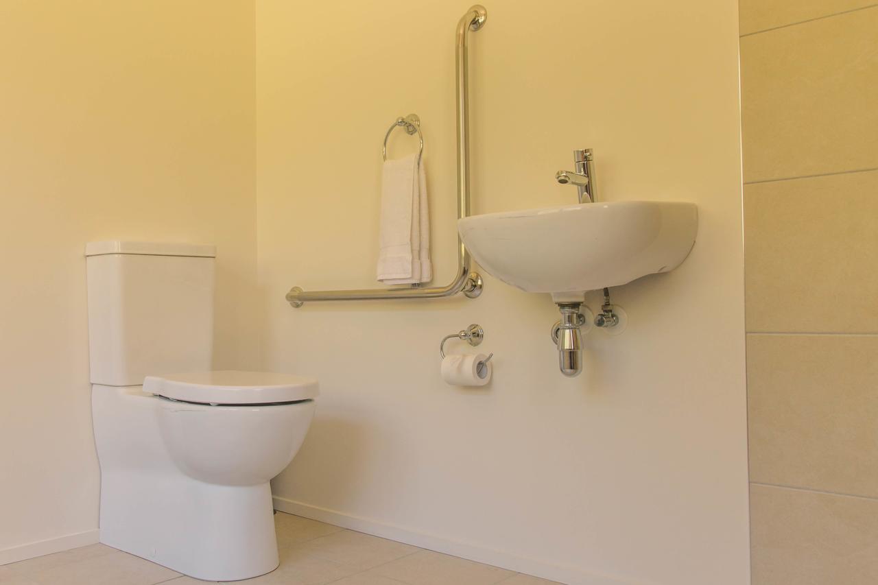 Tangiaro Retreat Villa Port Charles Екстериор снимка