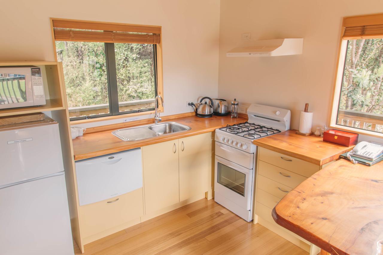 Tangiaro Retreat Villa Port Charles Екстериор снимка
