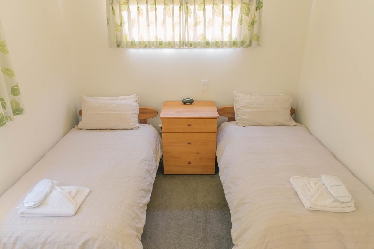 Tangiaro Retreat Villa Port Charles Екстериор снимка