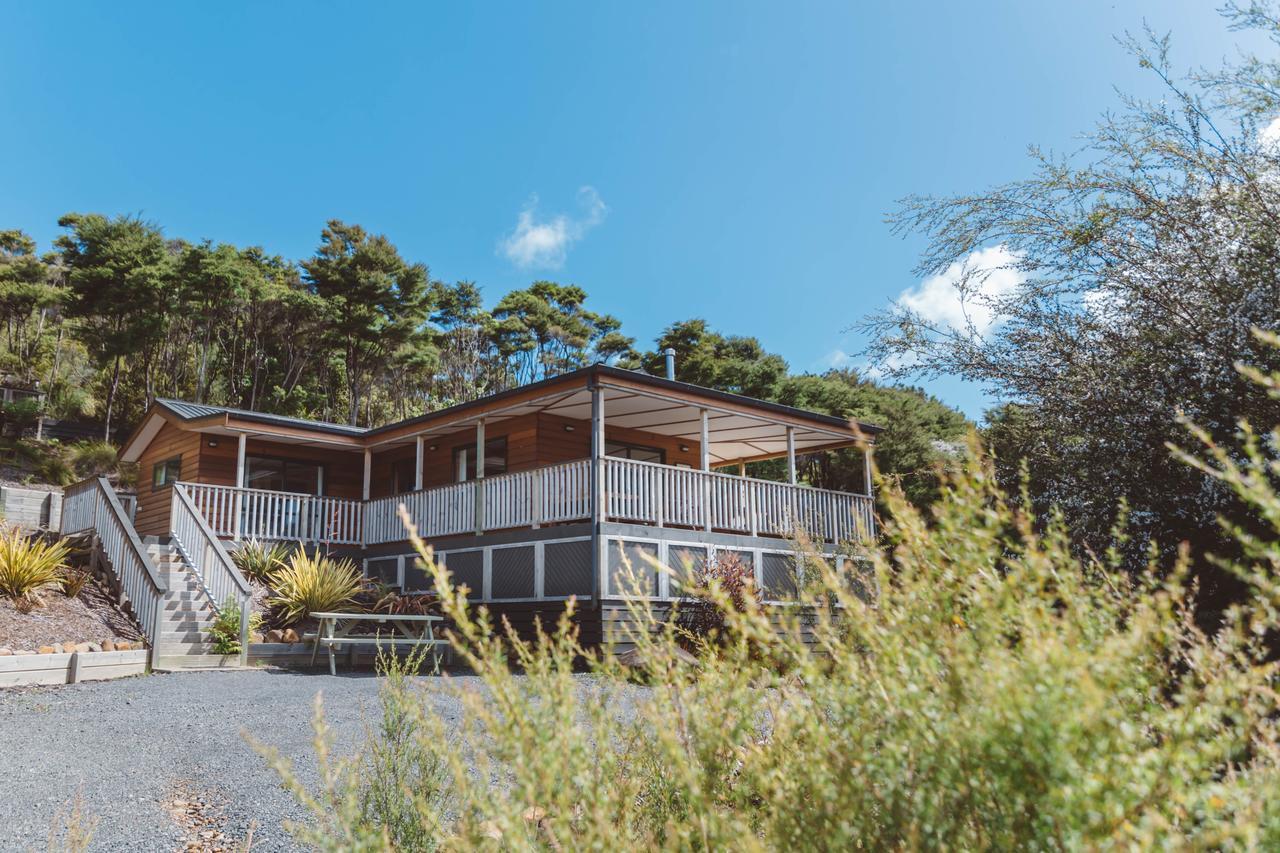 Tangiaro Retreat Villa Port Charles Екстериор снимка