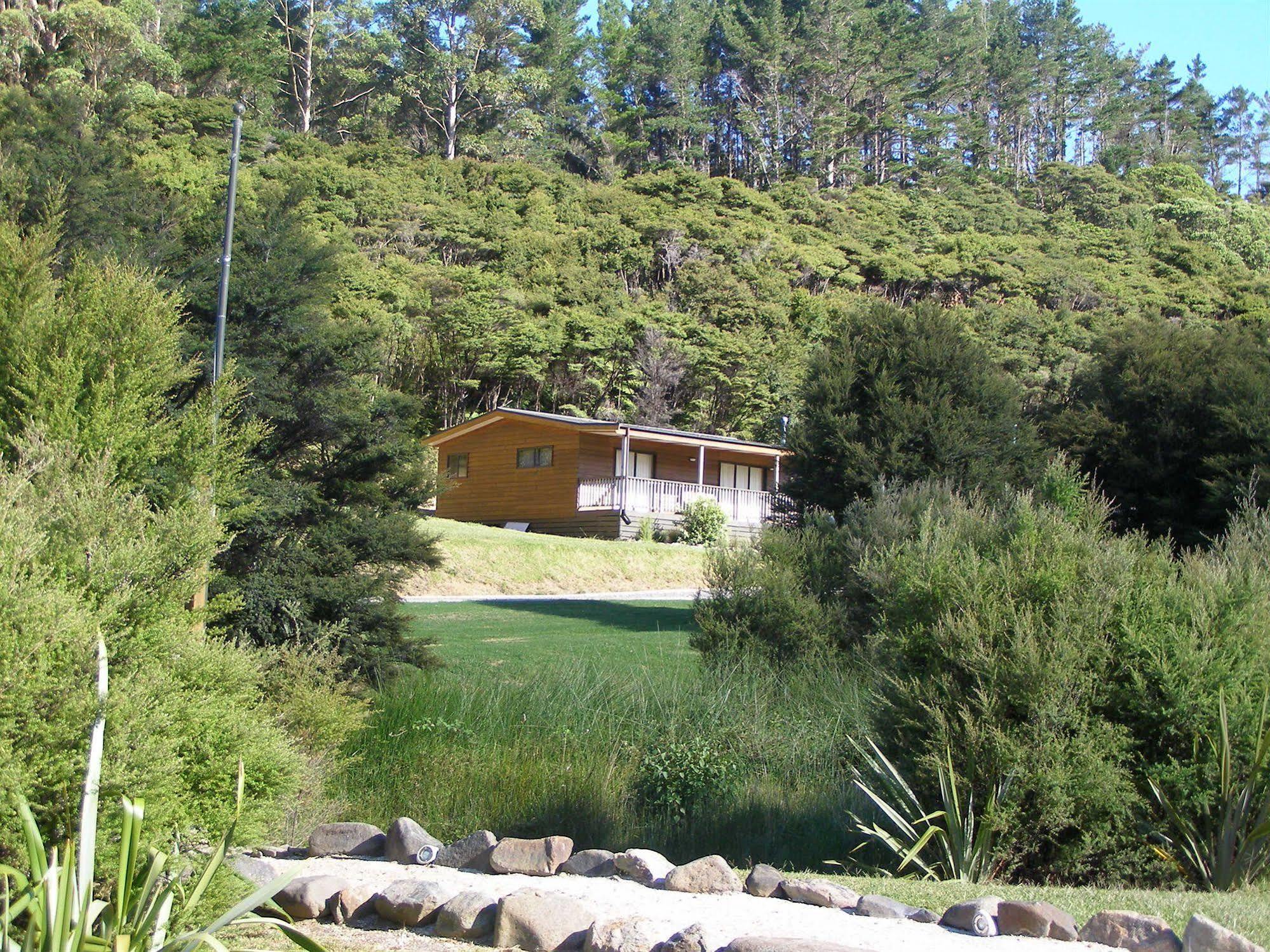 Tangiaro Retreat Villa Port Charles Екстериор снимка
